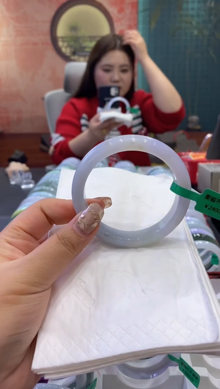 【闪购商品】翡翠手镯未镶嵌多人006328