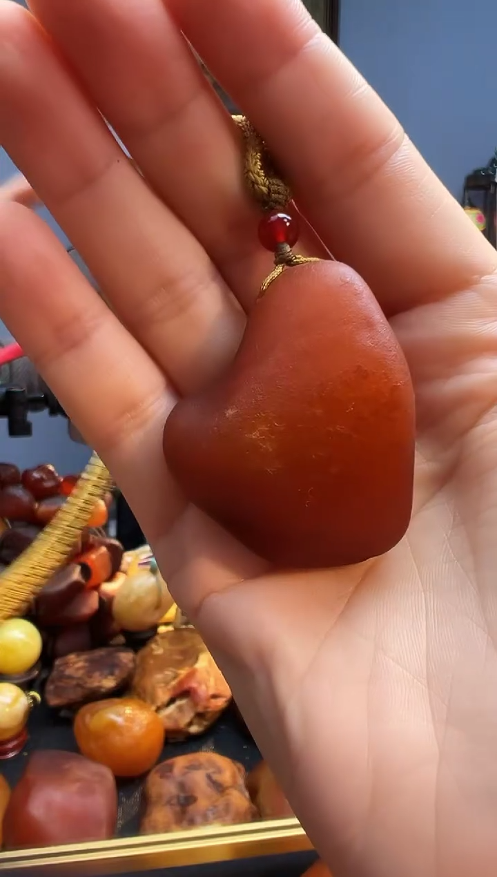 琥珀颈饰未镶嵌挂件