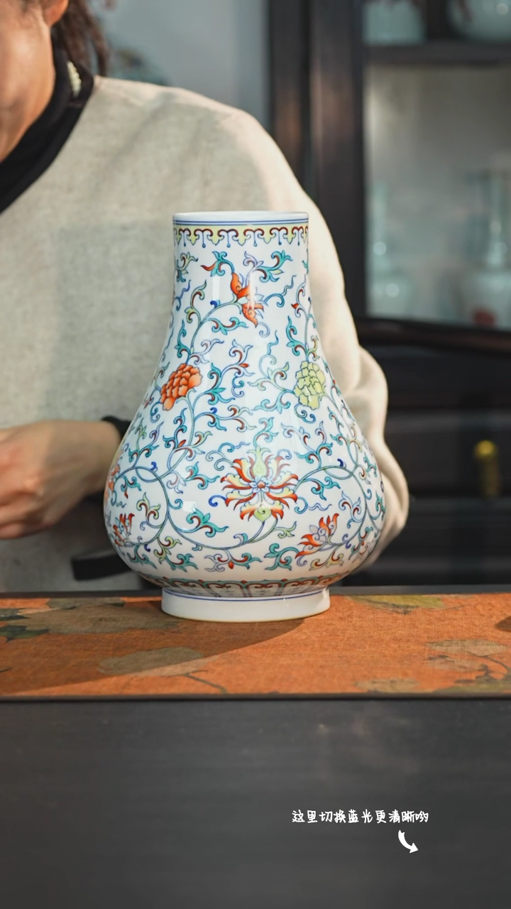 【闪购商品】馆藏级斗彩女将军—涂杏花大师