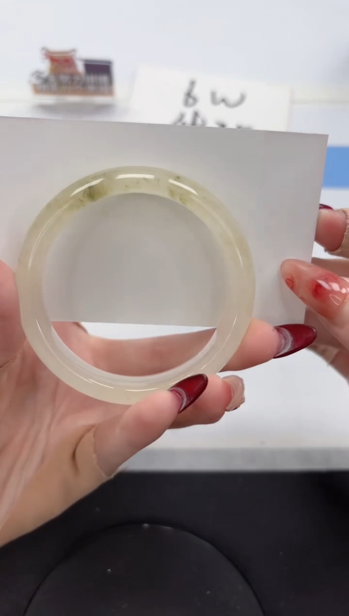 【闪购商品】石英质玉手镯未镶嵌A392-55.3