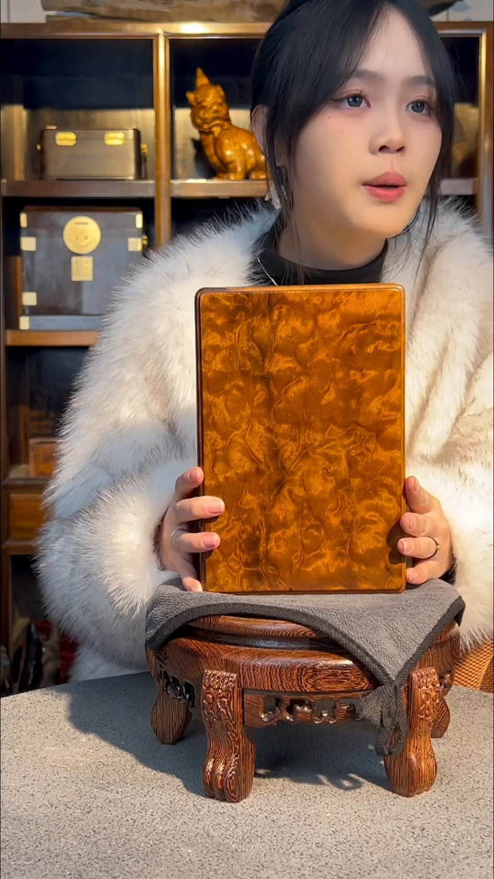 【闪购商品】金丝楠木雕龙胆盒子