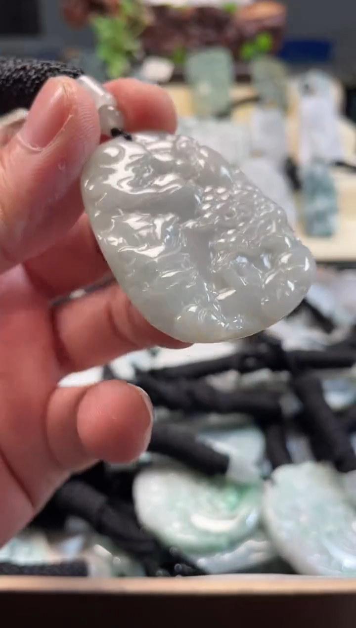 颈饰未镶嵌翡翠12/05/014