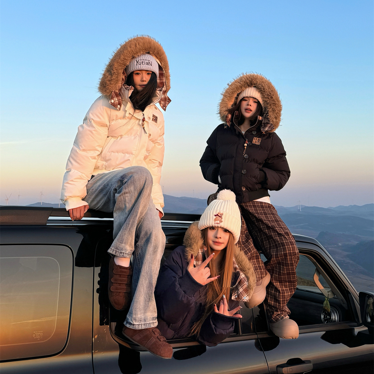 大毛领棉服女2025新款短款菲奥娜韩系棉衣加厚收腰显瘦冬装外套潮