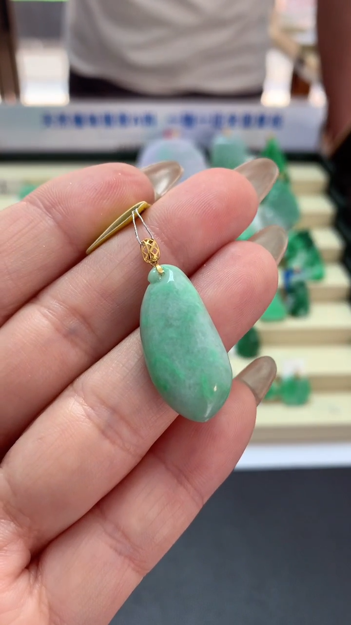 【闪购商品】翡翠吊坠(不含链)18K金镶嵌挂件