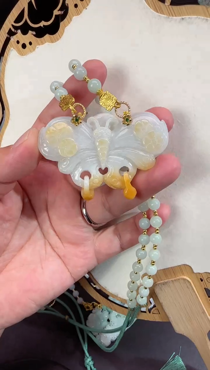 【闪购商品】翡翠颈饰未镶嵌拍照