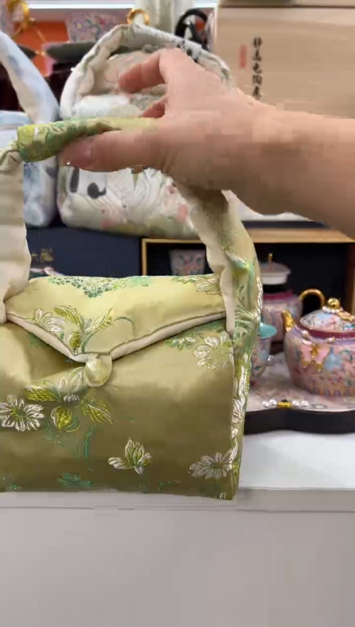 瓷片小乔闪购链接