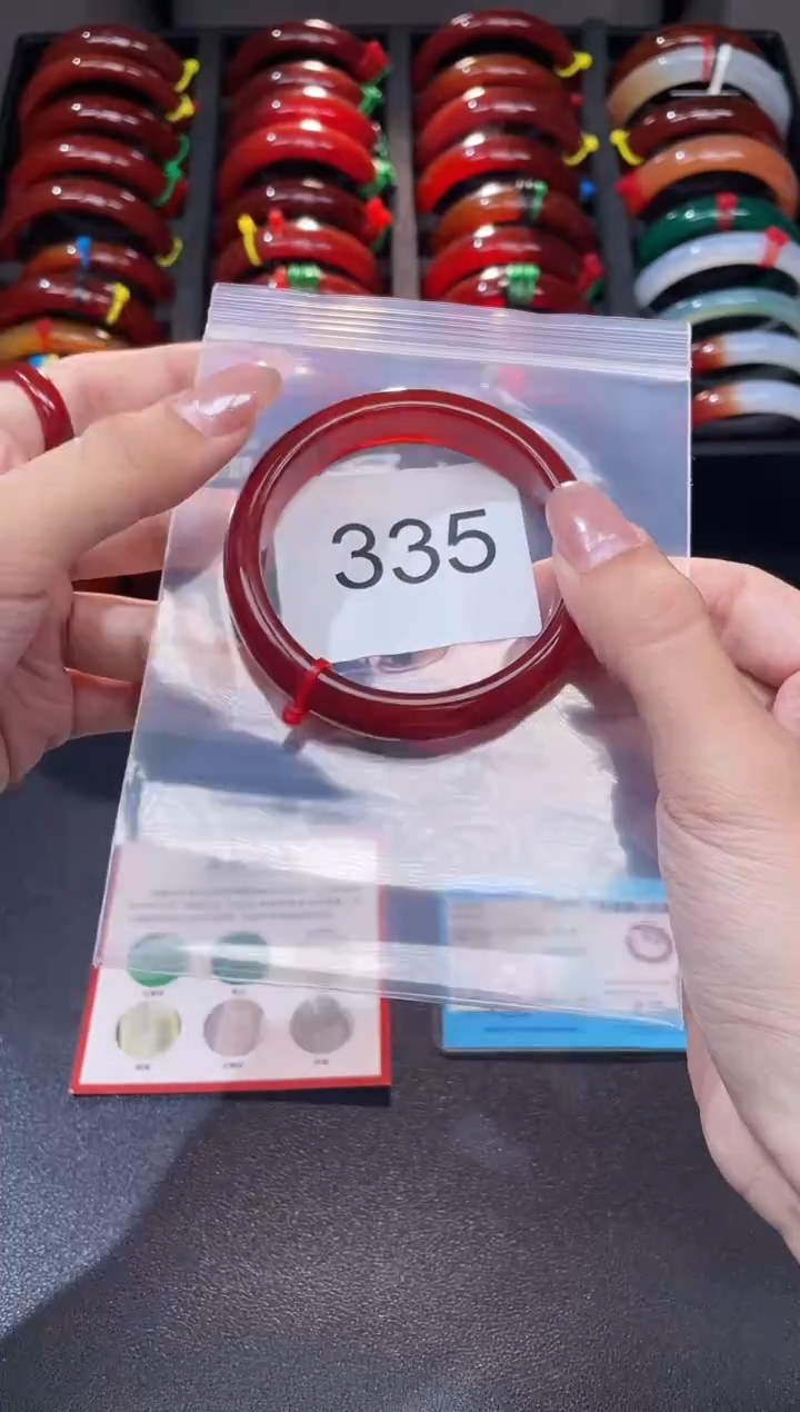 手镯玛瑙/玉髓未镶嵌56圈口*A335