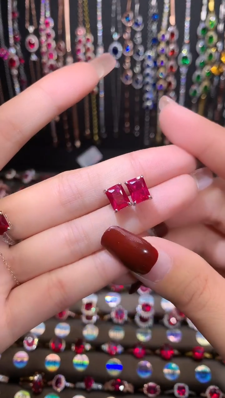 【闪购商品】红宝石耳饰银S925镶嵌银色