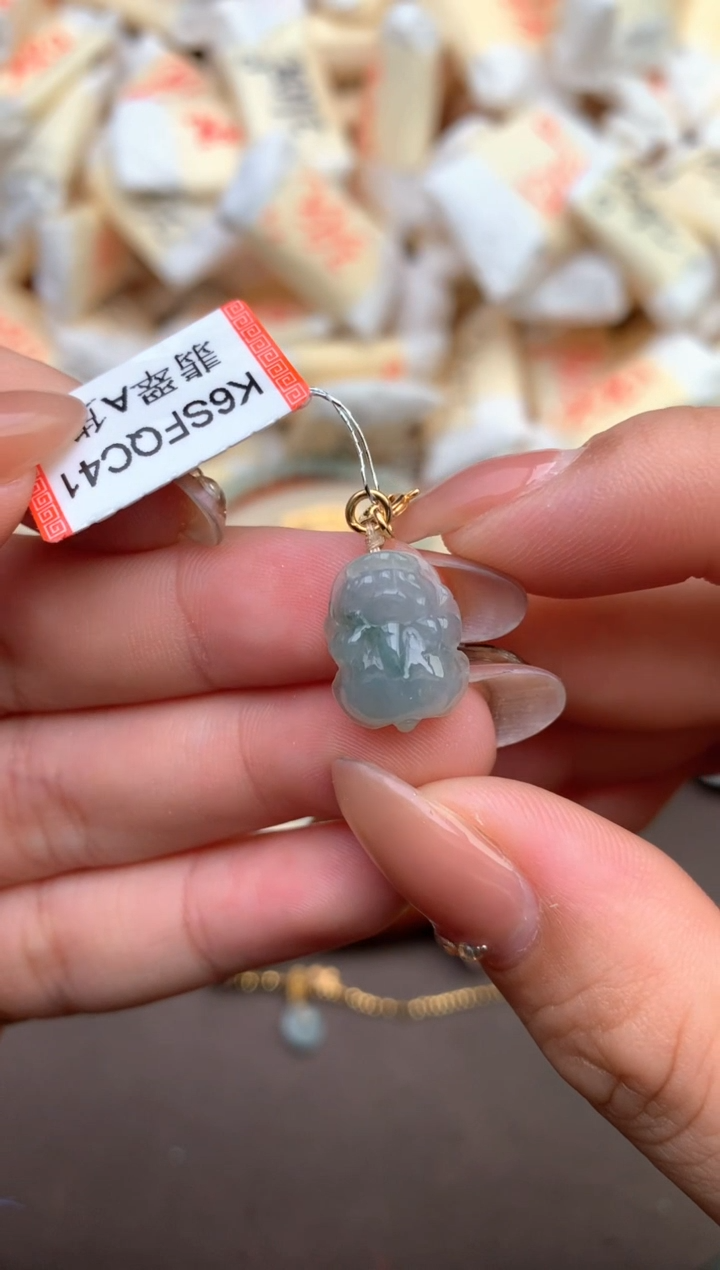 【闪购商品】翡翠颈饰未镶嵌—