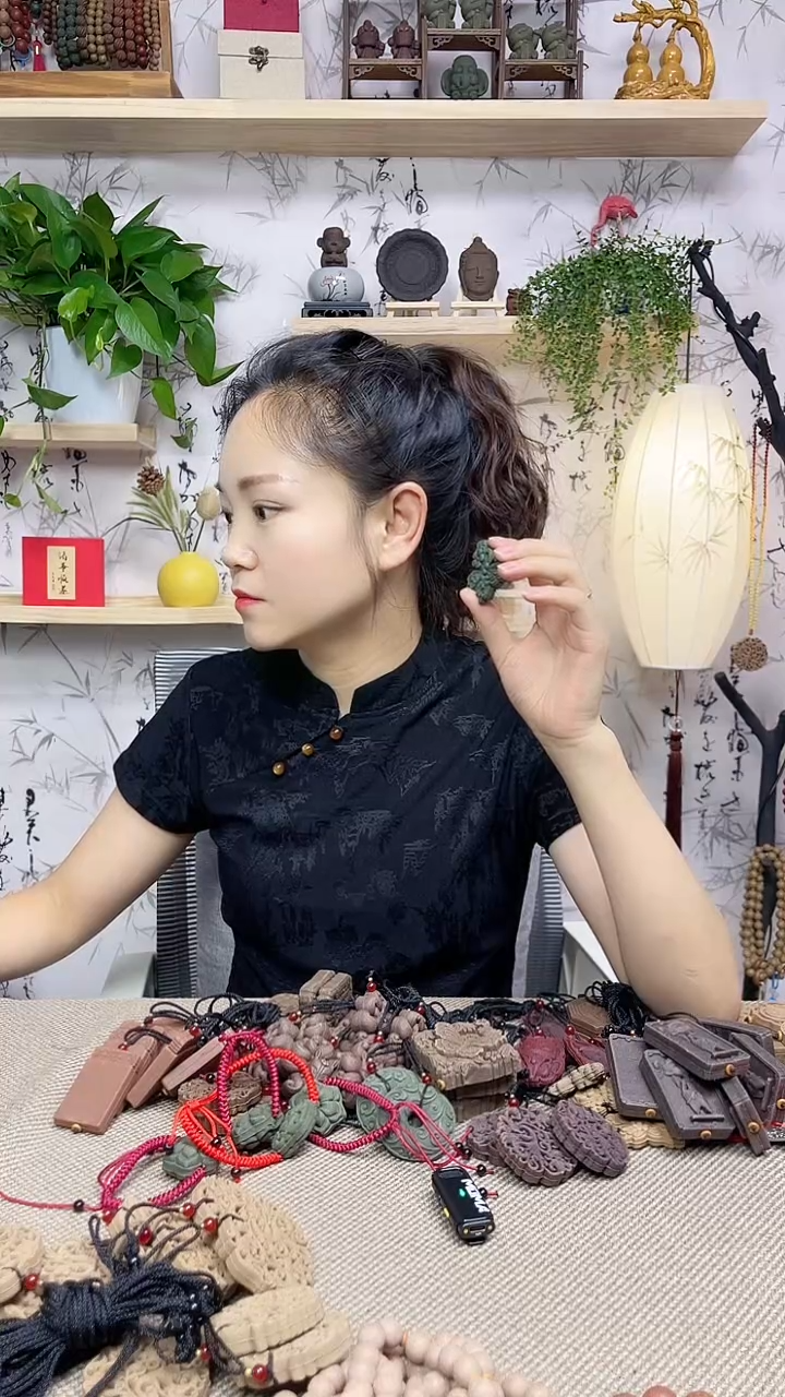 泥塑青龙醒心小蝴  蝶