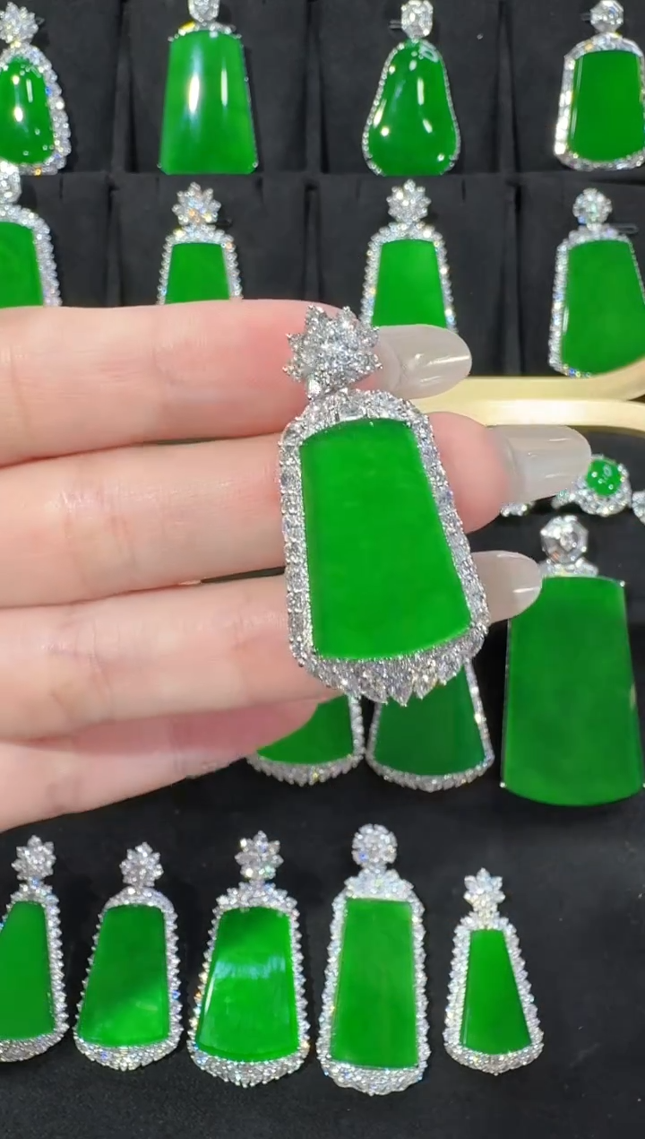 颈饰18K金镶嵌翡翠无事牌天然A货翡翠72h鉴赏期