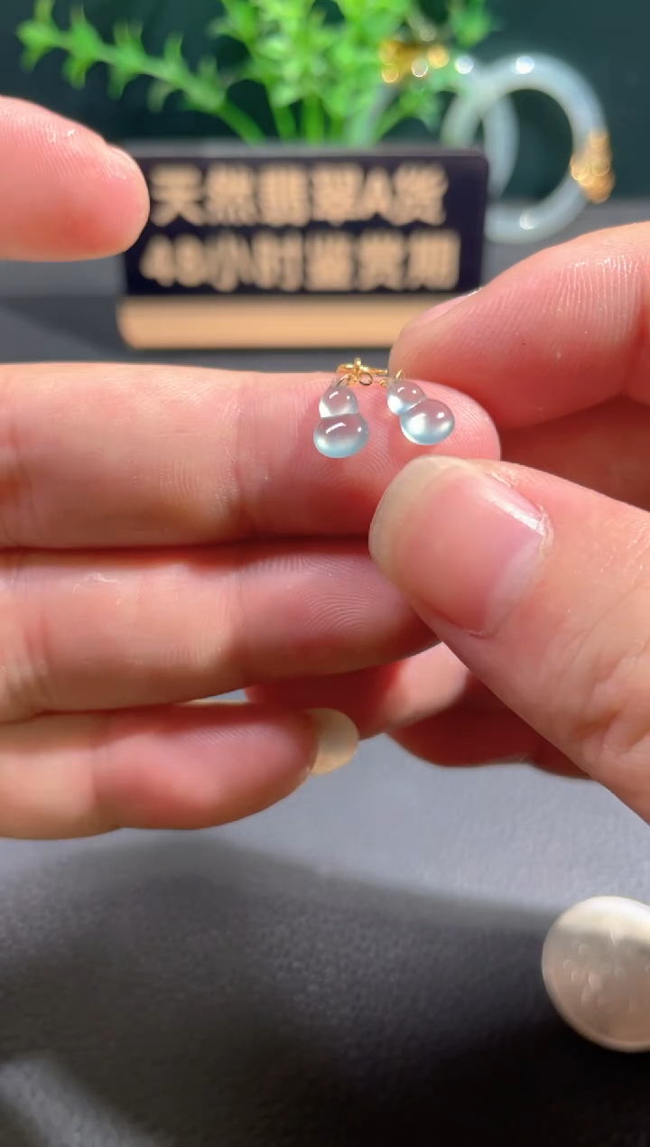 翡翠18K金镶嵌颈饰翡翠