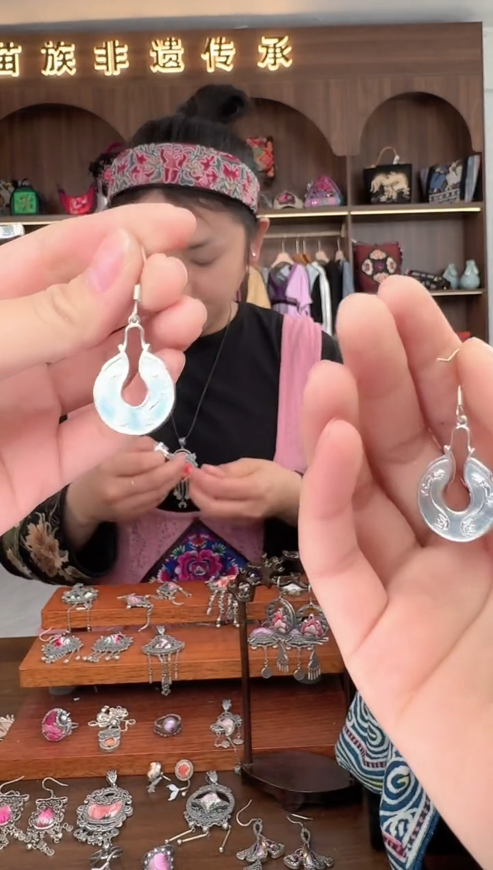 【闪购商品】织绣扶光苗绣传承155