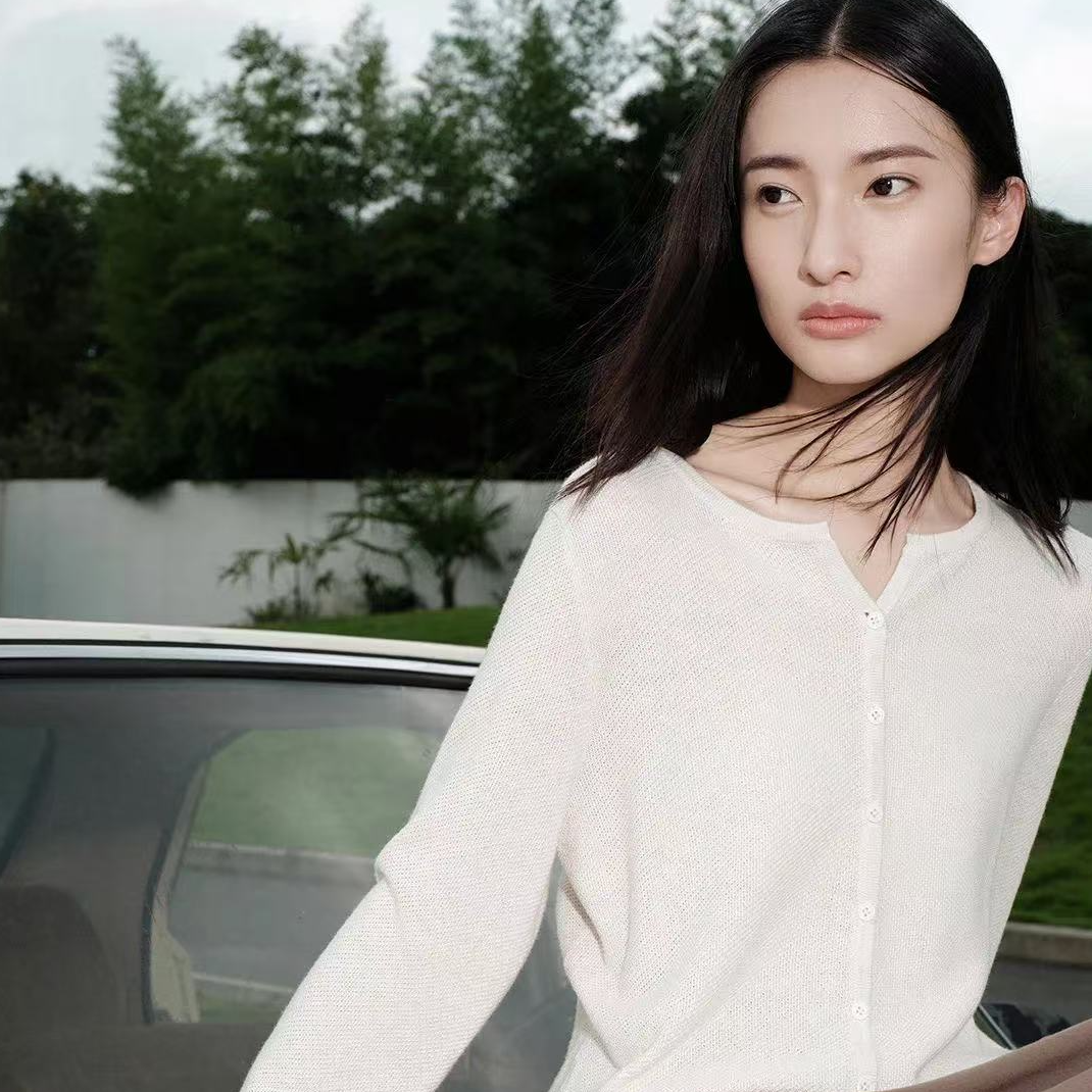 那公主女装喊到名字拍（默认微瑕）（只出不进）