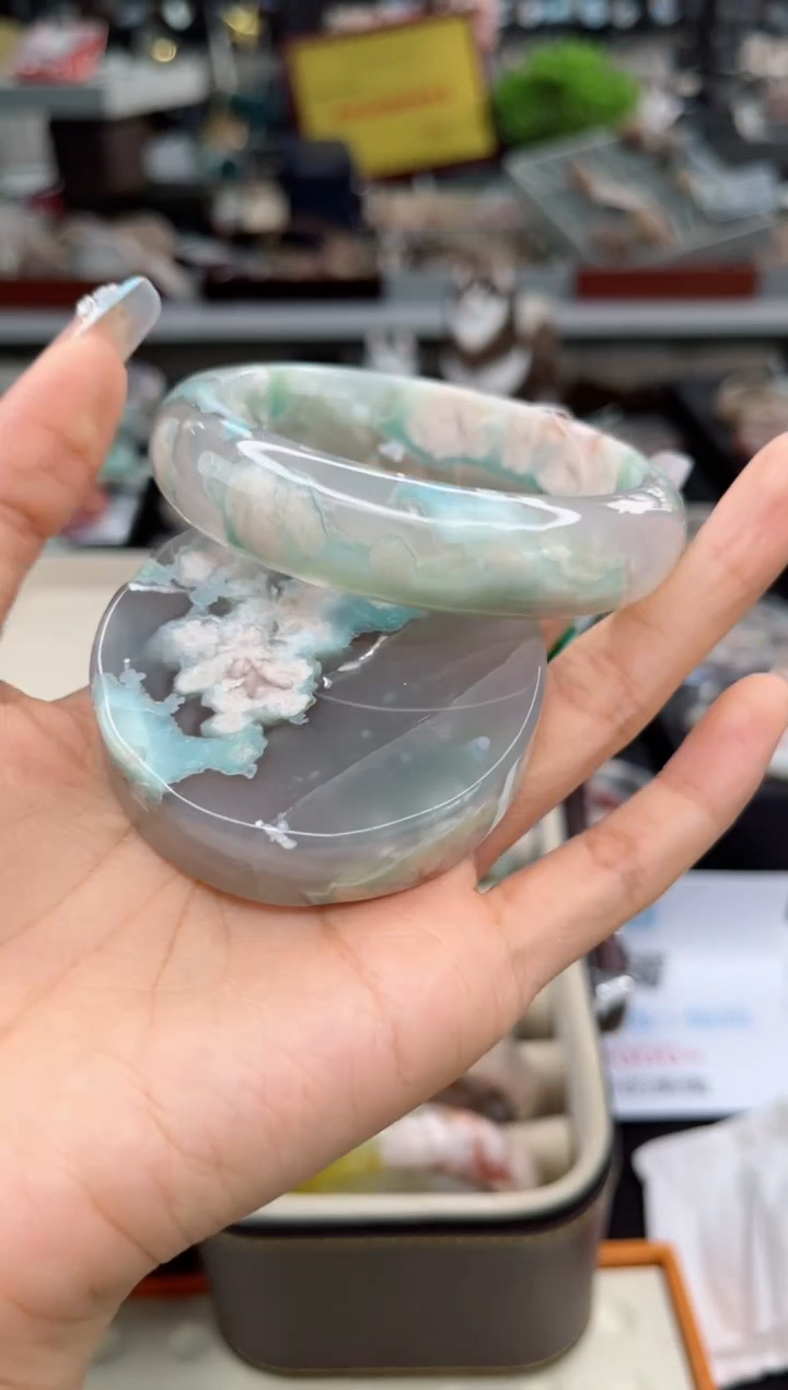 【闪购商品】石英质玉手镯未镶嵌61圈口（赠品镯心）R8401293