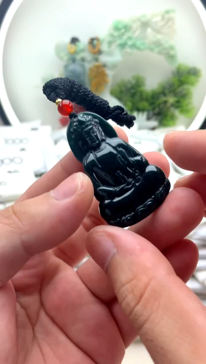 颈饰未镶嵌翡翠小素衣