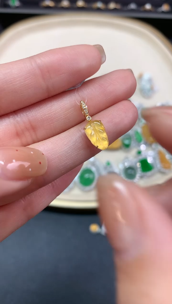 【闪购商品】翡翠吊坠(不含链)18K金镶嵌吊坠A532|1980