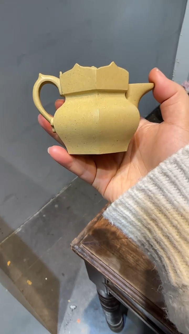 茶壶紫砂人**茶本绿小僧帽