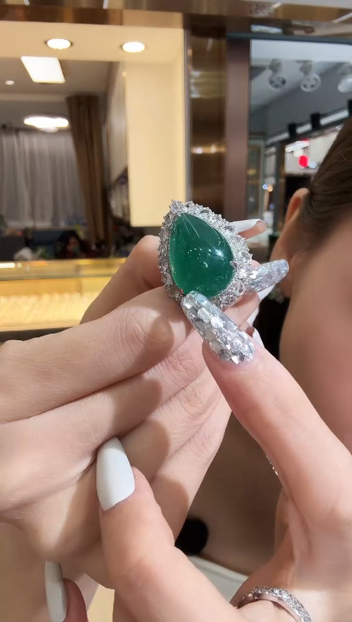 铂Pt950镶嵌戒指祖母绿22.77ct