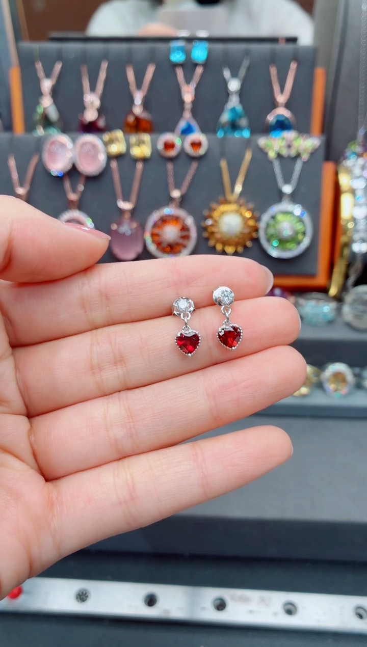 银S925镶嵌耳饰石榴石石榴石耳饰