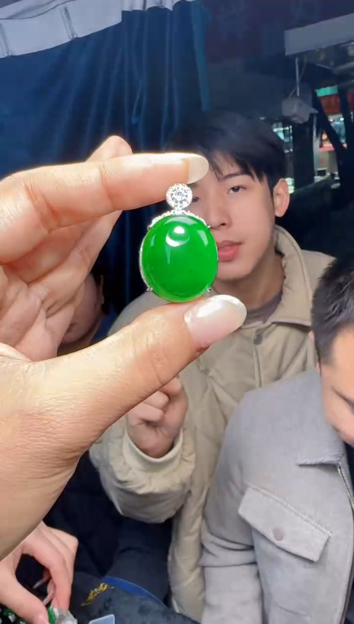 未镶嵌定制翡翠翡翠吊坠60