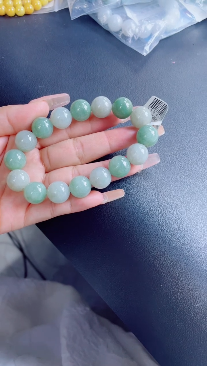 定制翡翠未镶嵌珠串