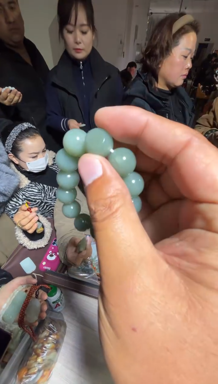 未镶嵌和田玉（糖玉）挂件和田玉