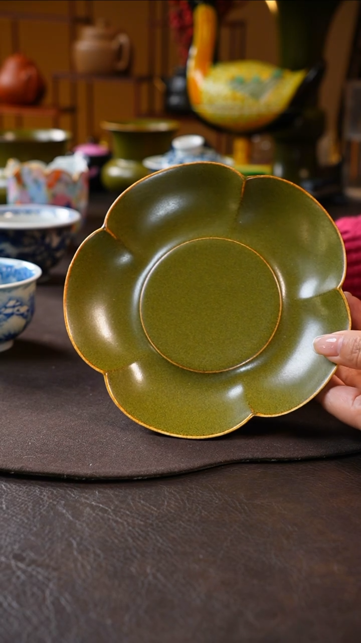 【闪购商品】茶叶末釉花瓣壶承