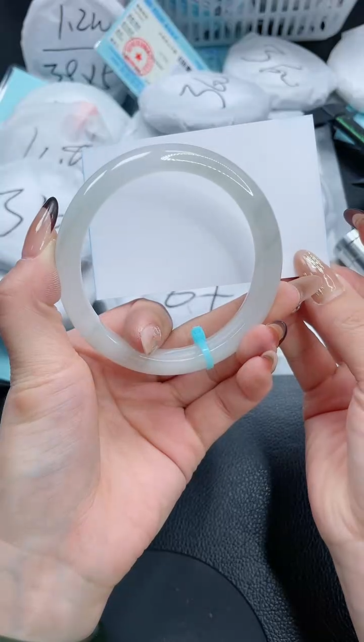 【闪购商品】石英质玉手镯未镶嵌13S348-61