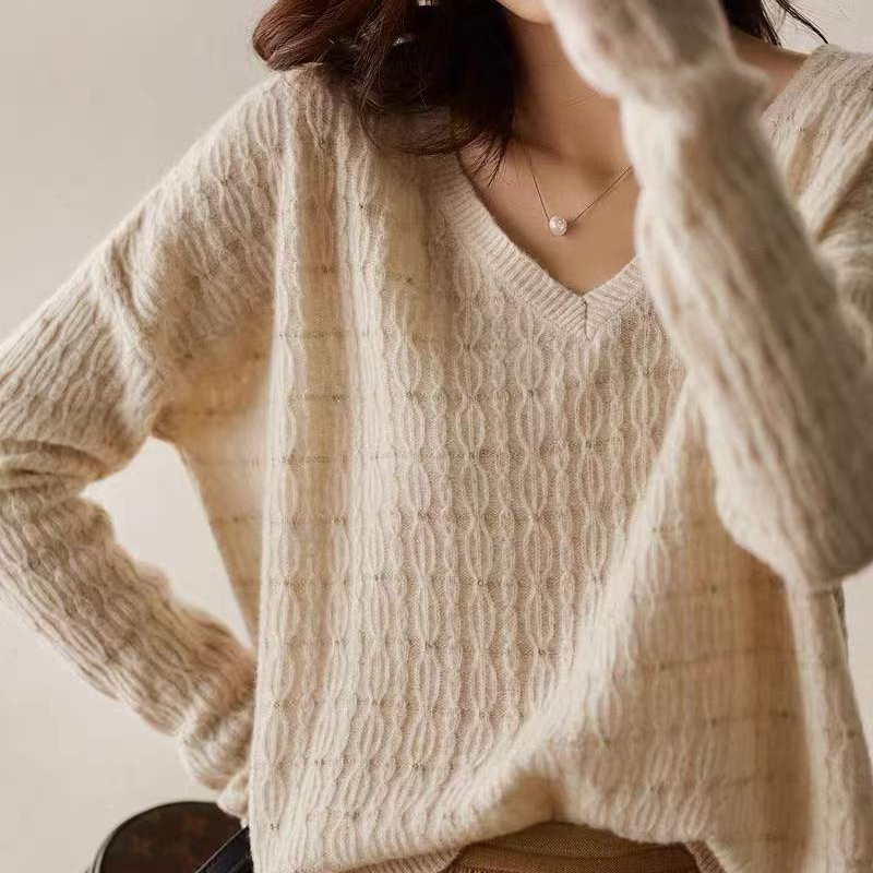 【诗和远方】V领纯山羊绒衫女镂空打底衫220704