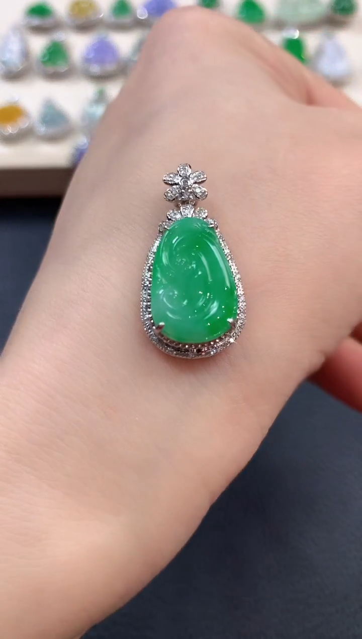 【闪购商品】翡翠吊坠(不含链)18K金镶嵌b20     