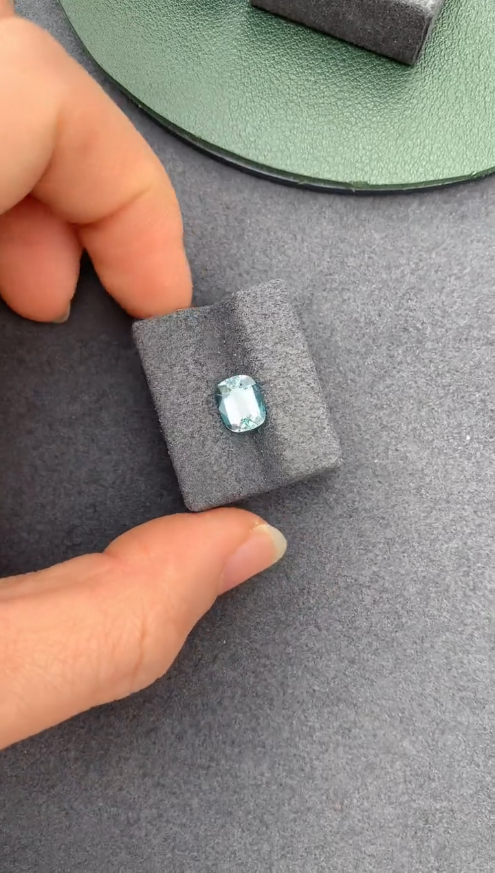 【闪购商品】海蓝宝石裸石未镶嵌1.5ct海蓝宝