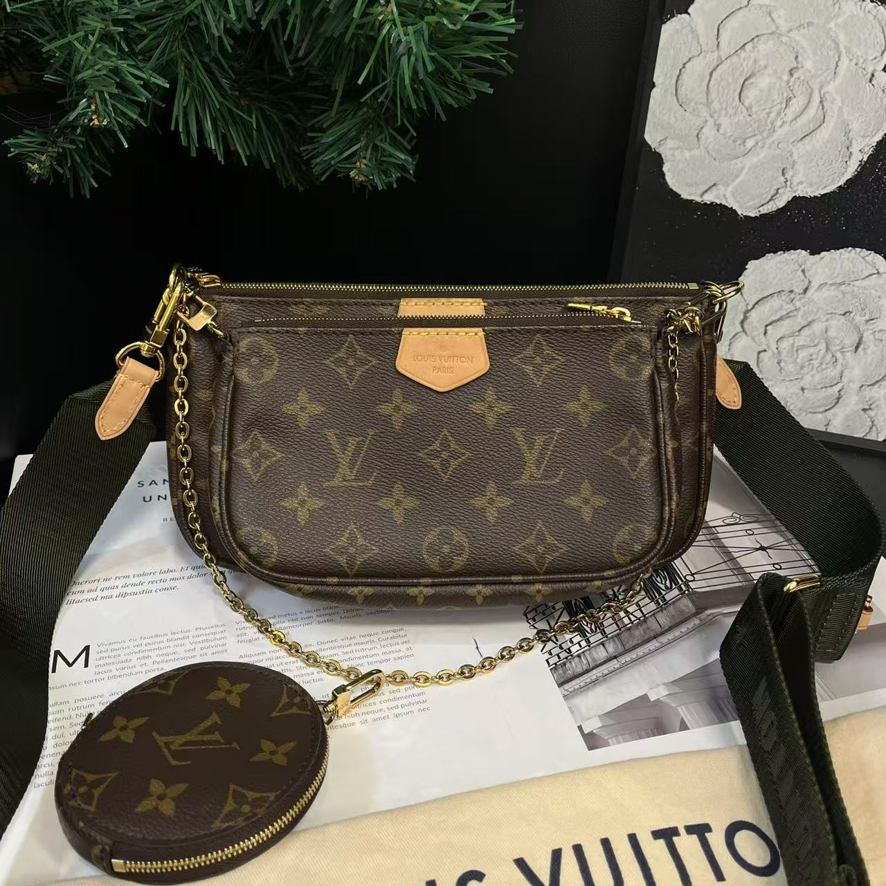 95新 LouisVuitton/路易威登 芯片款绿肩带五合一单肩包20年B1023
