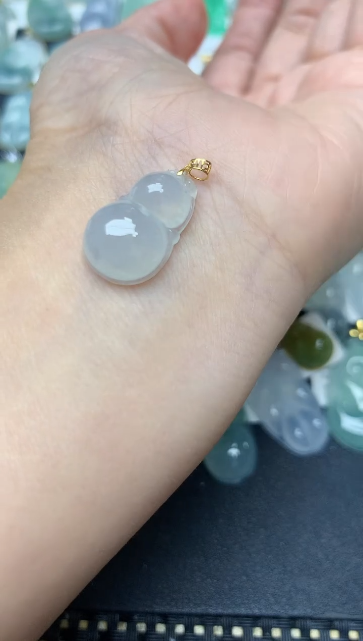 颈饰18K金镶嵌翡翠天然缅甸A货翡翠