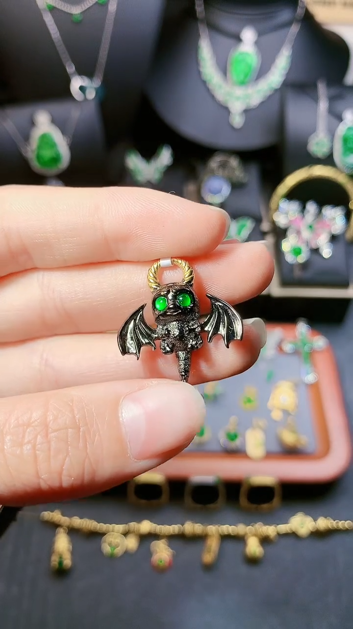 【闪购商品】翡翠吊坠(赠链)银S925镶嵌吊坠