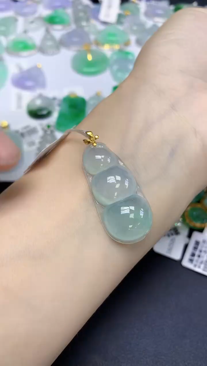 颈饰18K金镶嵌翡翠天然缅甸翡翠A货多样性发一件