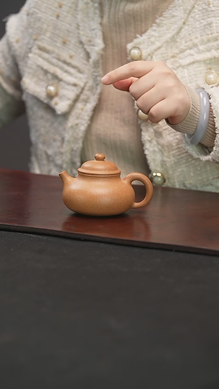 【闪购商品】紫砂茶壶吕军容天