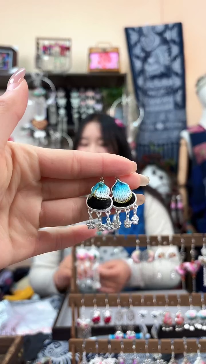 织绣民族风非遗老绣饰品522*