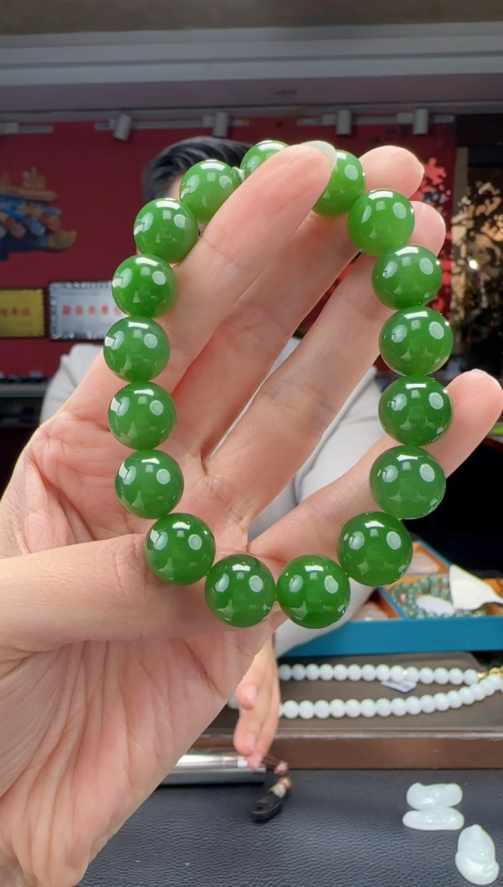 未镶嵌手串和田玉碧玉阳绿单圈手串