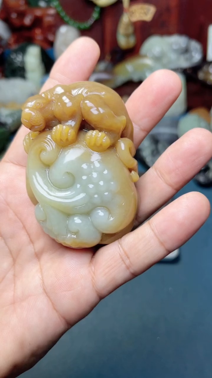 未镶嵌和田玉把件-