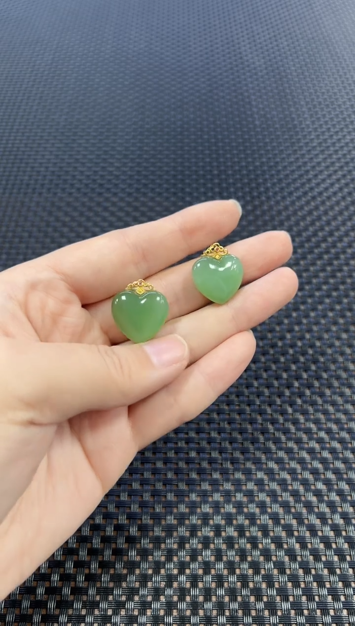 【闪购商品】和田玉吊坠18K金镶嵌爱心吊坠（多样性发一件）