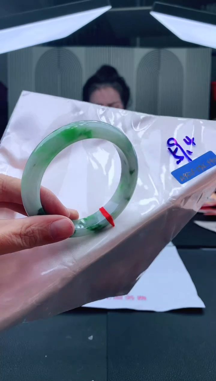 未镶嵌手镯翡翠59+