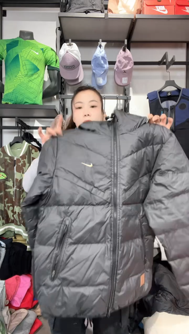 1373 闪购编码  运动卫衣裤以直播间过款为准 尺码.M 170
