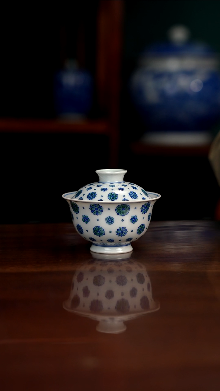 空山明月 新斗彩 皮球花