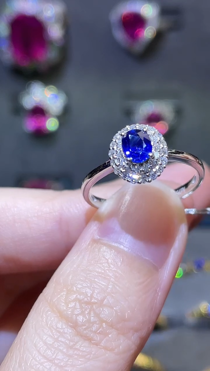 蓝宝石戒指18K金镶嵌0.52ct