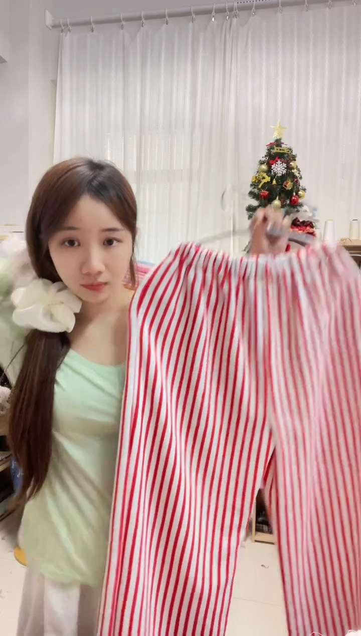 棉1米 红白条纹纯棉布 厚度稍厚，做毛巾/睡衣不错哦~ 