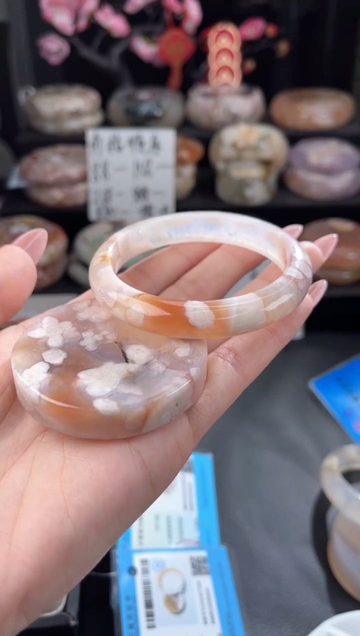 【闪购商品】石英质玉手镯未镶嵌55