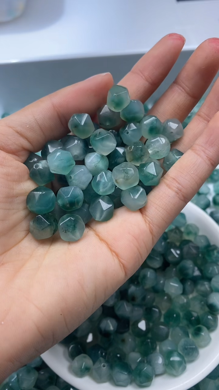 未镶嵌颈饰玛瑙/玉髓W2157-蓝水飘花棱珠10mm*10颗