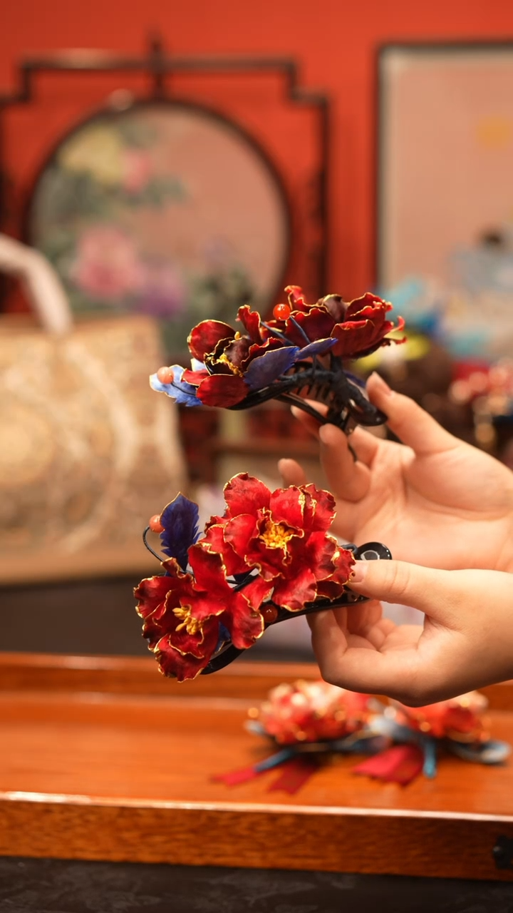 刺绣非遗手工绒花饰品