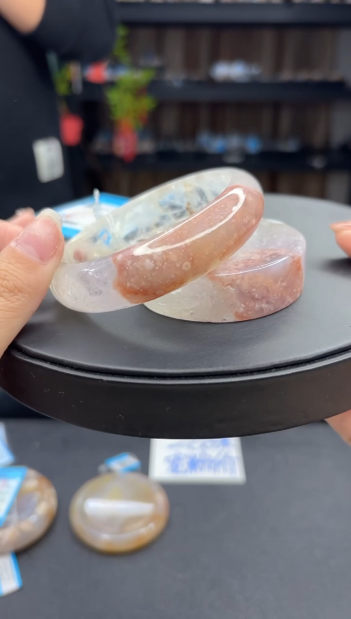 【闪购商品】石英质玉手镯未镶嵌699（61圈赠送镯心）